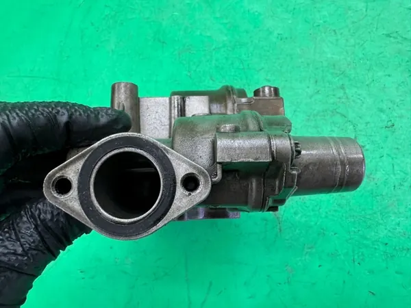 Pompe à huile OEM 057115105L pour Audi A8 D3 4.0 TDI V8 image 6