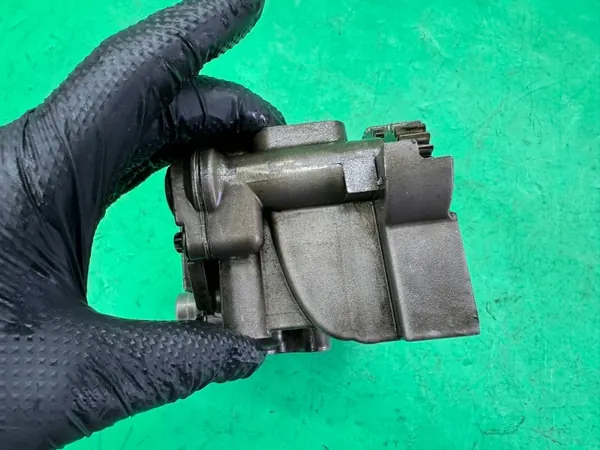Pompe à huile OEM 057115105L pour Audi A8 D3 4.0 TDI V8 image 7