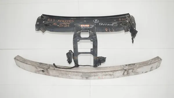 Viga de parachoques delantera OEM 360200781 Mercedes W164 image 2