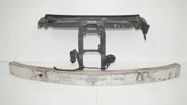 Viga de parachoques delantera OEM 360200781 Mercedes W164 image 3