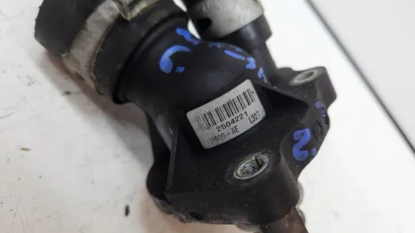 Ford OE Termostaatin kotelo OEM 3M4G-AE Käytetty image 3