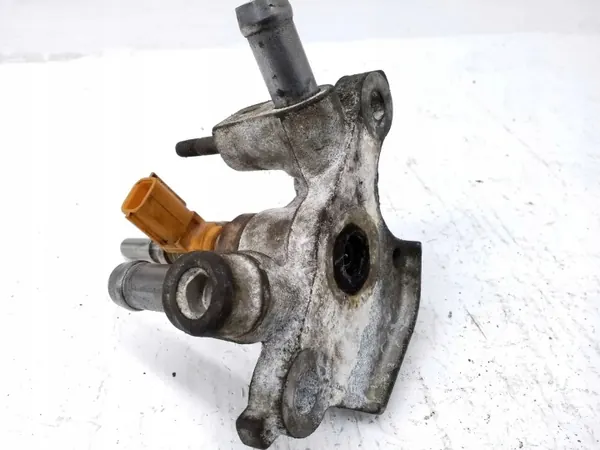 Inyector AdBlue Renault OEM H8200778880 - Usado image 3