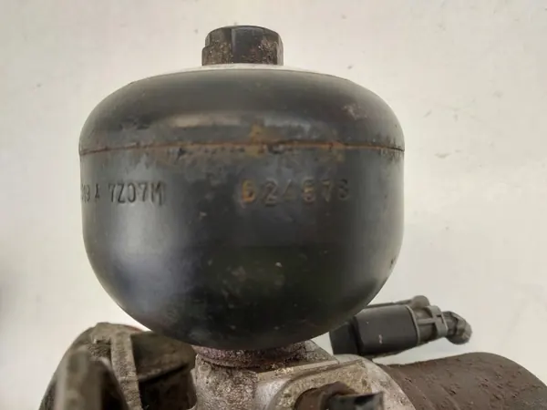 Pompe à vide de frein OEM 006-V95-151D - Honda OE d'occasion image 7
