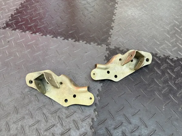 Brazo de control trasero Mitsubishi MR414359/MR414360 image 2