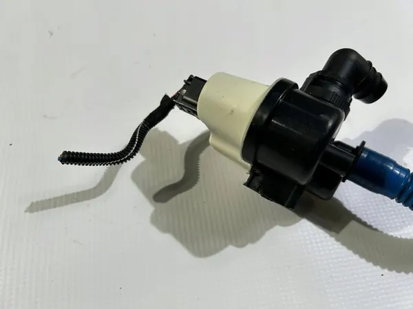 Vanne de ventilation du réservoir de carburant Maserati Ghibli 2013- image 2