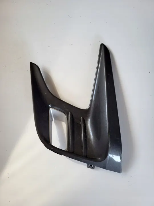 Rejilla parachoques delantera derecha OEM 81481-76020 Lexus CT image 2
