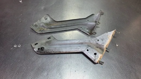 Audi OE 8R0821136 Soporte de guardabarros image 2