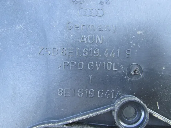 AUDI A4 B7 Cabinefilterbehuizing 8E1819641A image 9