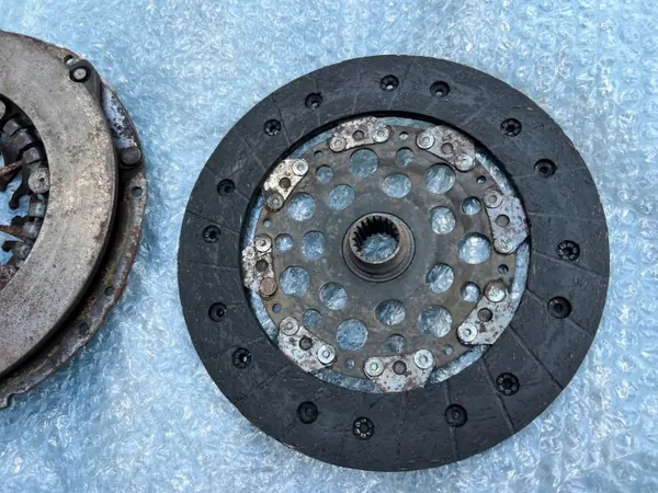 Plato de embrague Renault OEM 8200032234 image 5