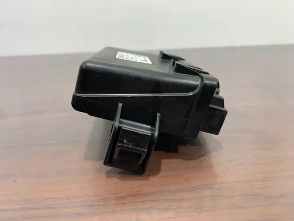 Módulo de portón Subaru Ascent OEM 63350XC10C image 3