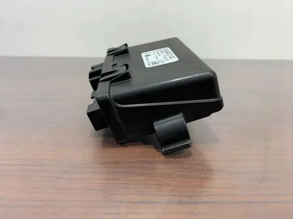 Módulo de portón Subaru Ascent OEM 63350XC10C image 4