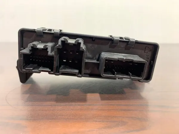 Módulo de portón Subaru Ascent OEM 63350XC10C image 5