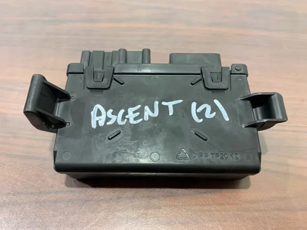 Módulo de portón Subaru Ascent OEM 63350XC10C image 7