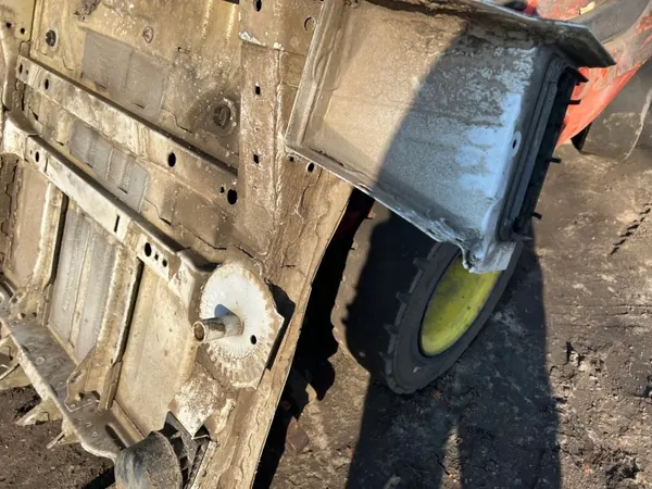 Hinterer Bodenblech OEM PAS TYŁ VIVARO C DOMI image 6