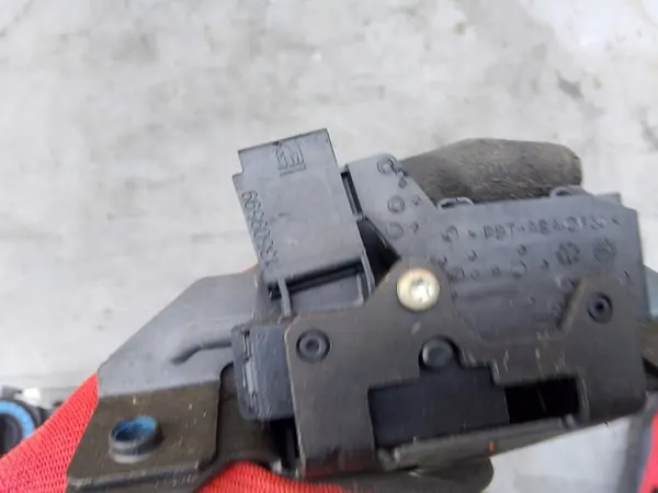 Bagagelås OPEL ADAM 1.4L bensin 2017 image 3