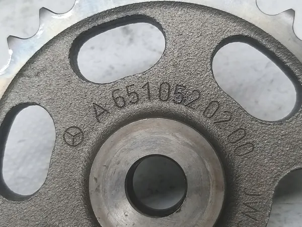 Engranaje de árbol de levas + tornillo W205 C220 2.2 CDI A6510520200 image 8