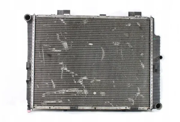 Mercedes W210 Waterkoeler A2105005803 image 2