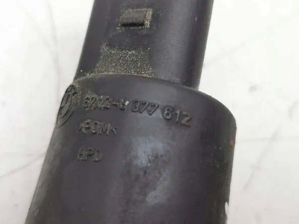 BMW 5 E39 2002 Voorruitwaspomp OEM 8377612 image 7