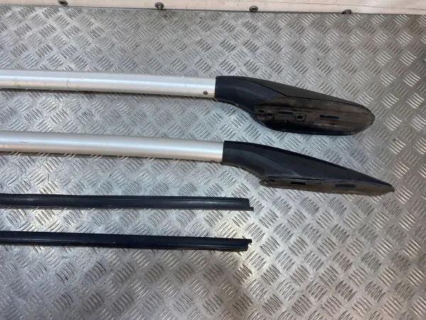 Mitsubishi OEM FBZ25830 Dachreling - Gebraucht image 4