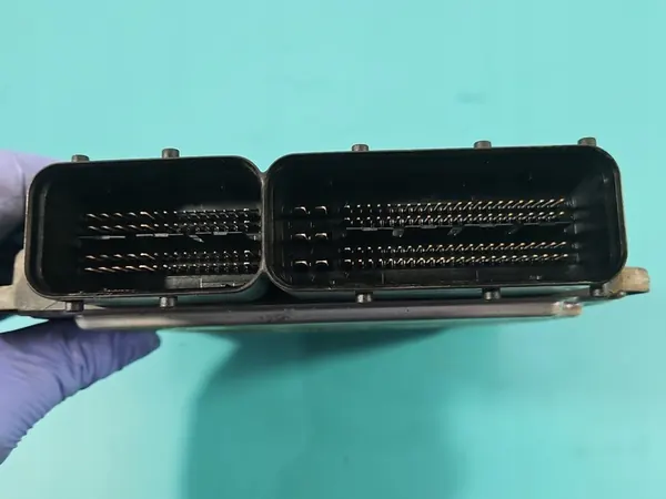 Unité de contrôle moteur VW Touran I 1.9 TDI image 5