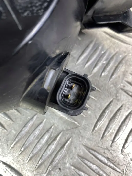 Bakstötskåpsljus höger OEM 8390236000 - SsangYong image 8