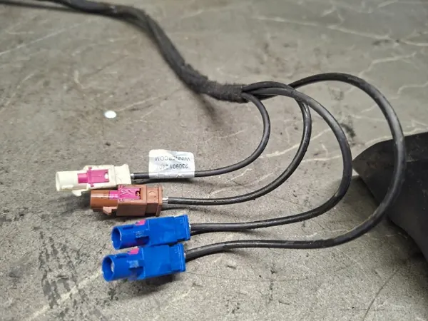 Antena de techo Dacia Jogger 2024 OEM 282166993R image 3