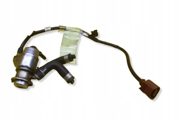 Inyector AdBlue OEM 04L131113K para VW Passat B8 image 2