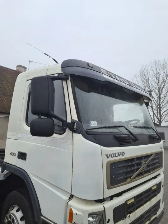 Cabina completa baixa curta diurna VOLVO FM 13 - Usada image 3