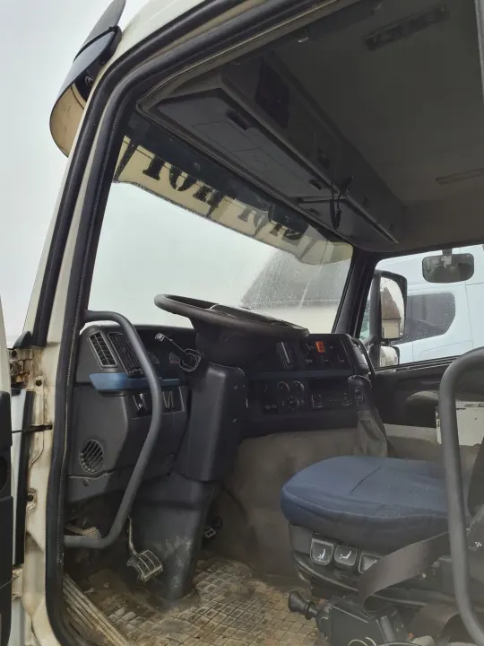 Cabina completa baixa curta diurna VOLVO FM 13 - Usada image 7