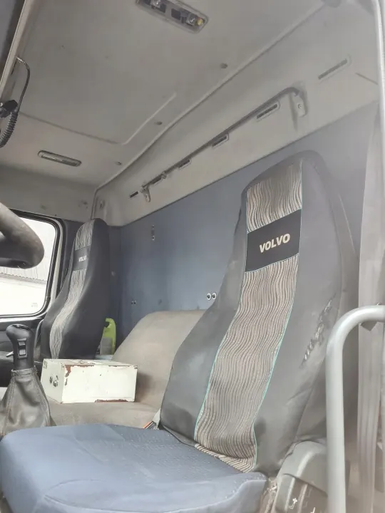 Cabina completa baixa curta diurna VOLVO FM 13 - Usada image 8
