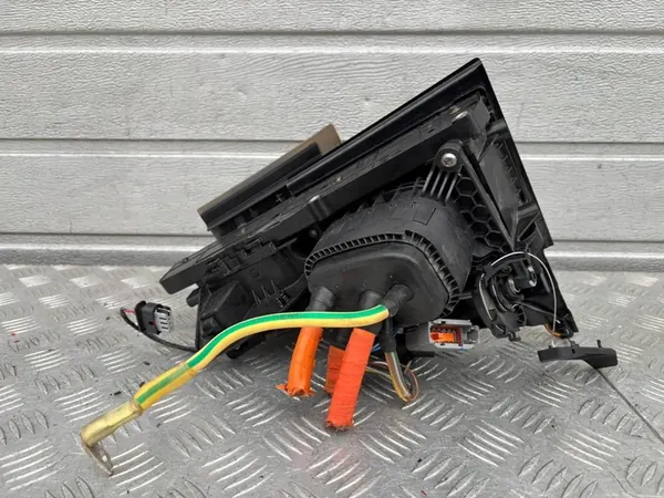 Toma de Carga LUCID AIR P11-C93630-06 image 2