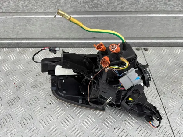 Toma de Carga LUCID AIR P11-C93630-06 image 3