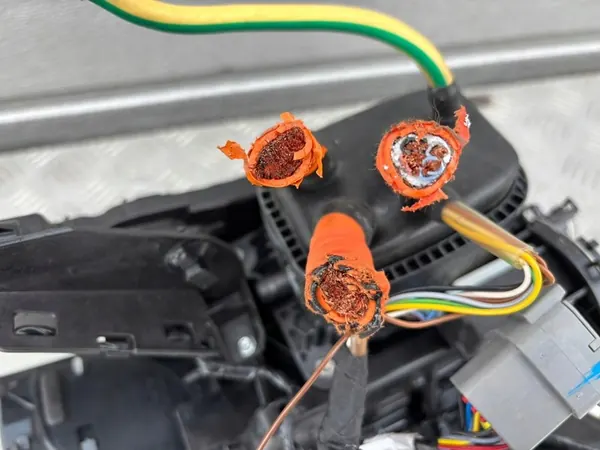 Toma de Carga LUCID AIR P11-C93630-06 image 4