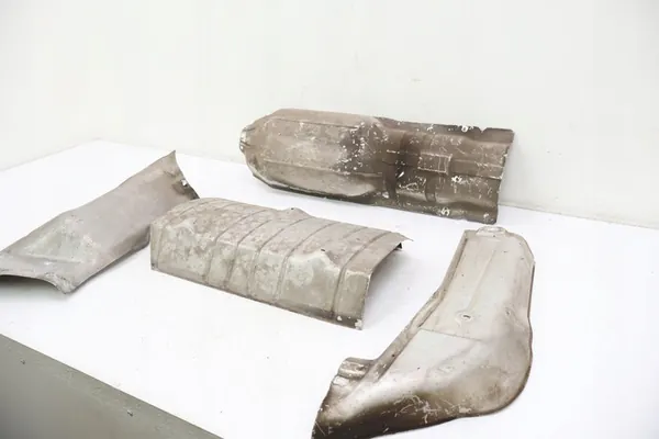 MERCEDES-BENZ W124 Protetores Térmicos OEM 1274736439 image 2