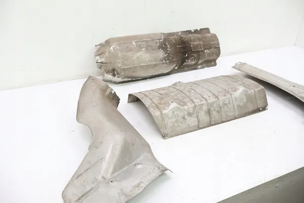 MERCEDES-BENZ W124 Protetores Térmicos OEM 1274736439 image 3