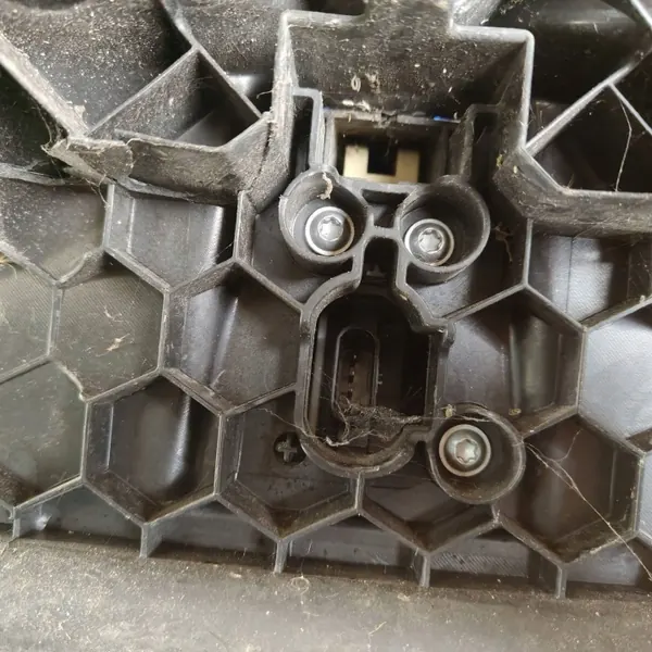Frontgitter BMW 2 F44 OEM 9465760 - Gebraucht image 9
