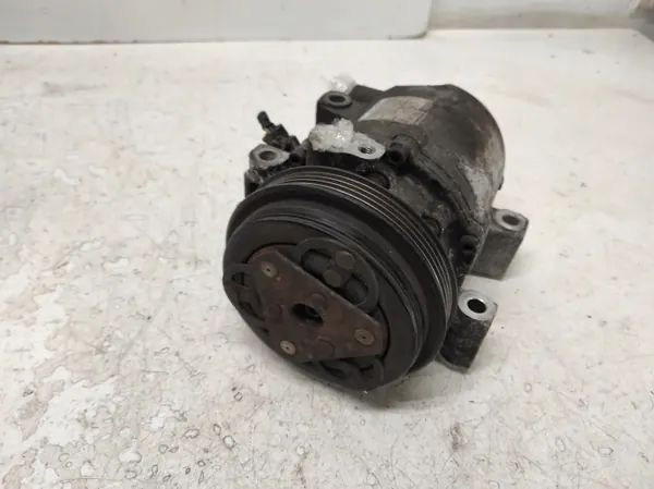 Subaru Forester I Klimakompressor OEM 73111FA132 image 3