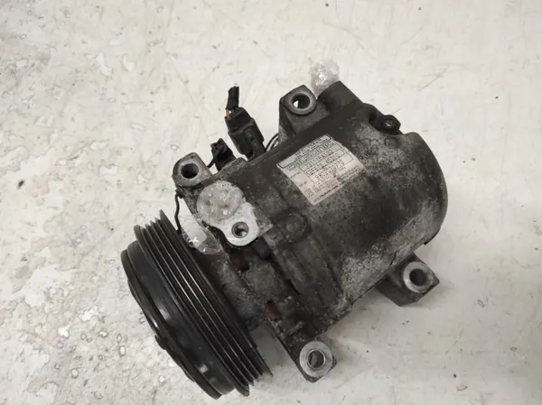 Subaru Forester I Klimakompressor OEM 73111FA132 image 4