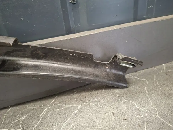 Rücklichtkabelabdeckung Mercedes W116 OEM 1168200412 image 5