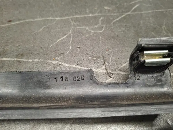 Rücklichtkabelabdeckung Mercedes W116 OEM 1168200412 image 7