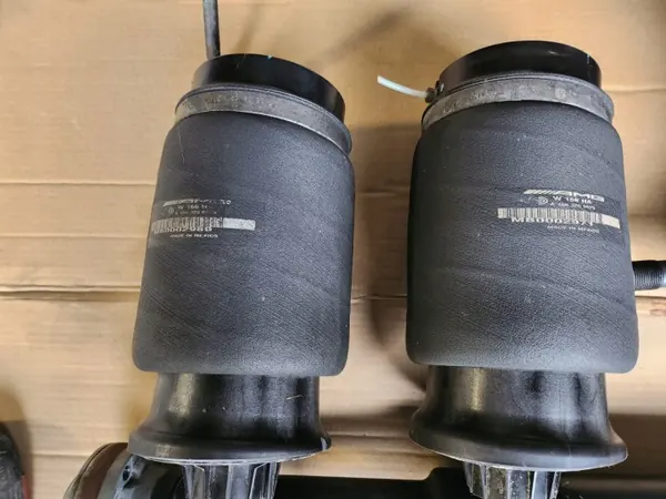 Muelle neumático trasero Mercedes-Benz OEM 1663200029 image 2