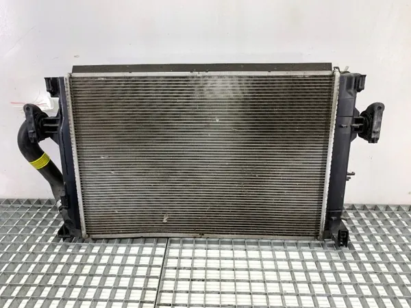Radiateur d'eau OEM 25310J7000 pour Hyundai i30 1.5 image 2