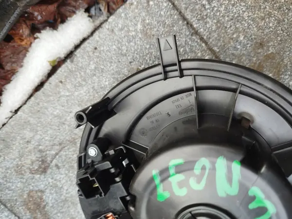 Ventilador VW Audi Seat Skoda 5Q1819021A image 3