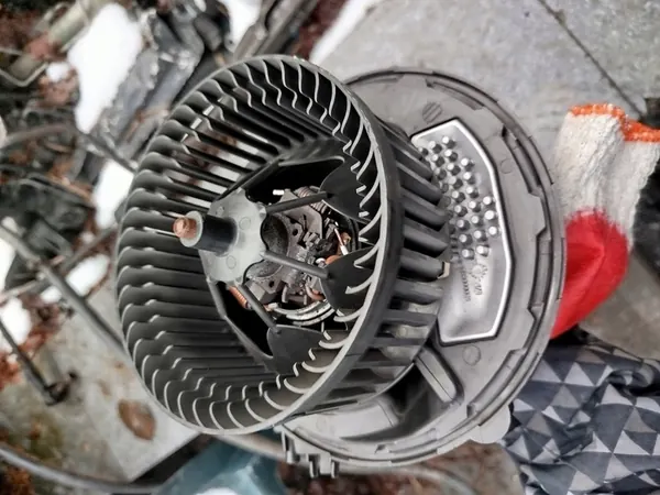 Ventilador VW Audi Seat Skoda 5Q1819021A image 6