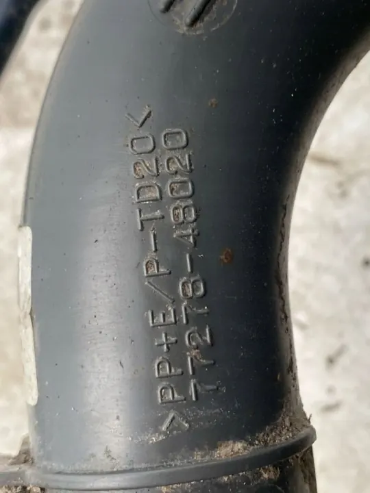 Toyota RAV4 IV 2.5 Hybrid brandstofvulpijp OEM 77278-48020 image 6