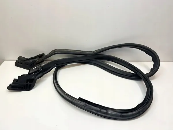 Joint de coffre Mercedes-Benz SL AMG R231 OEM A2317500098 image 2