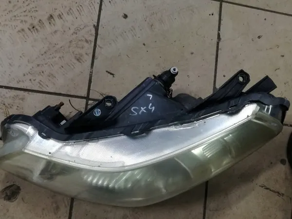Vänster framljus Suzuki SX4 Sedici 2006-2009 image 3