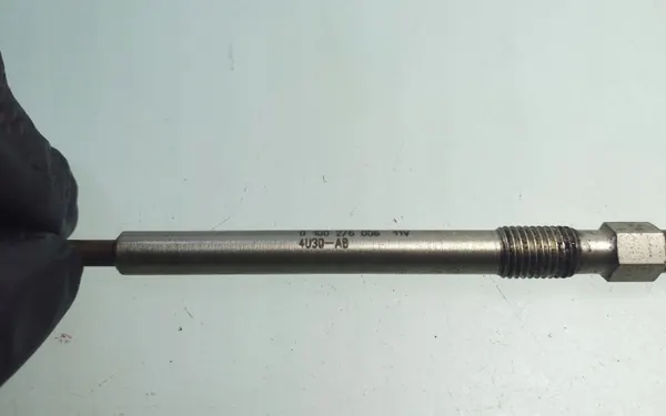 Vela de pré-aquecimento Jaguar XF X250 OEM 0100276006 image 4