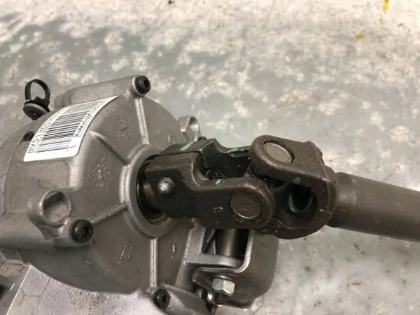 Ford Fiesta MK7 servostyrkolonn OEM 8V513C529JN image 4