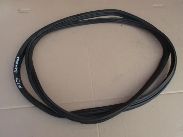 Joint de coffre Mitsubishi PAJERO III 2003 OEM Occasion image 3